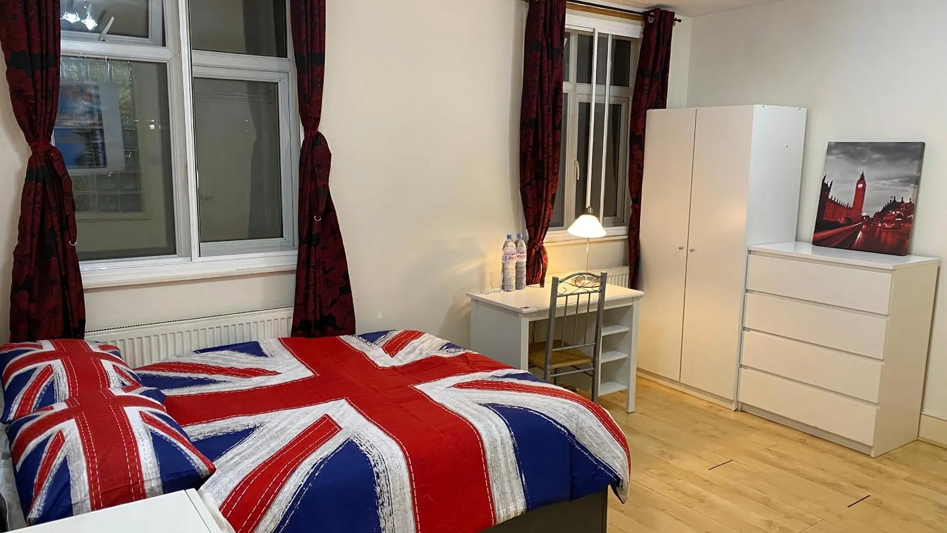 Privet Room Near Cambridge Heath Station London United Kingdom