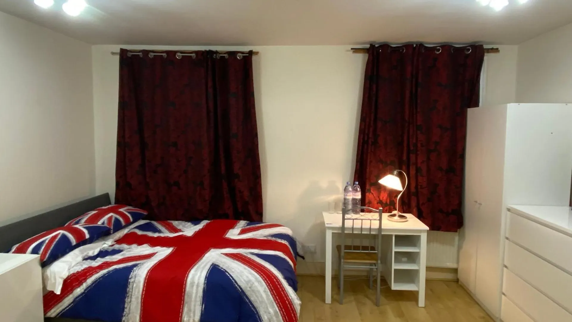 Privet Room Near Cambridge Heath Station London United Kingdom